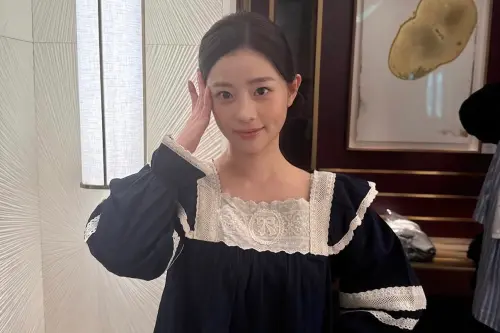 《21世紀大君夫人》IU大嫂好眼熟！竟是《苦盡柑來》哈洗大叔老婆