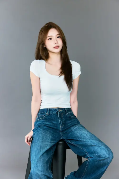 ▲林書煒和蔡詩萍的愛女蔡中泠（如圖）遺傳了兩人的帥哥美女基因，長相氣質出眾。（圖／翻攝自林書煒臉書）