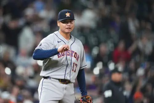 ▲鄧愷威於6局下半接替上場救援。雖然開局遭遇控球亂流，但他隨即修正，連續飆出2次三振完成任務，展現極具壓制力的火球威力。（圖／美聯社／達志影像）