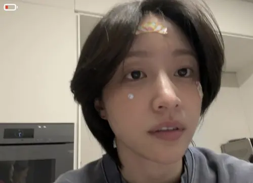 ▲Hani（如圖）也被未婚夫梁在雄的醫療事故影響，一度陷入低潮期。（圖／IG＠ahnanihh ）