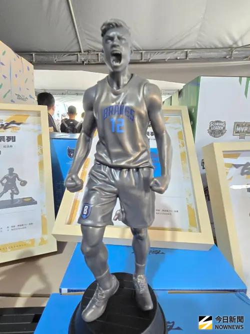 ▲林志傑雕像公仔分為三個造型，圖為怒吼造型。（圖／記者林志傑攝）