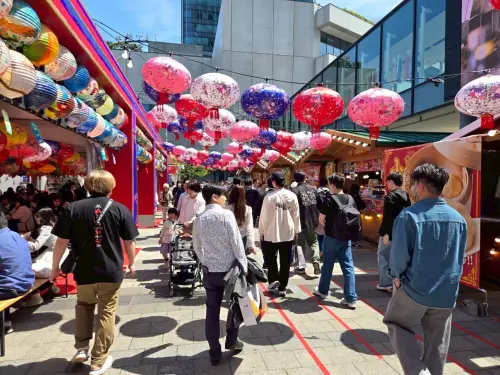 ▲ 晴空塔台灣祭吸引滿滿人潮。（圖／南市府提供）
