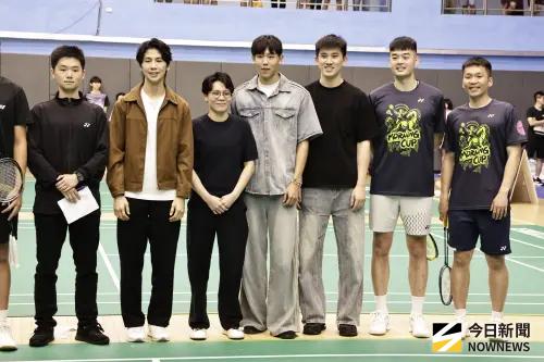 ▲金牌男雙「麟洋配」王齊麟、李洋付出的消息傳出後，今日台北體育館內擠滿球迷，連林郁婷、彭名揚、鄭怡靜與葉宏蔚等國手都到場觀賽。（圖／記者吳翊緁攝）