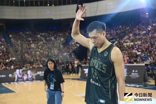 ▲今日場邊眾星雲集，多位前隊友也分享了他們眼中的林志傑。（圖／記者林柏年攝）