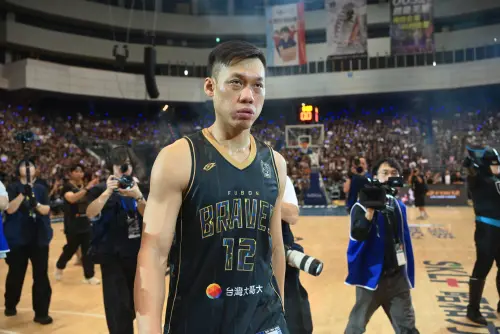 最後3秒就是「球給志傑」！許總：不給他要給誰？洋將直接去底角