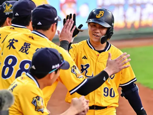 兄弟打線甦醒！陳俊秀、江坤宇、宋晟睿開轟　得點圈4支4狂灌8分