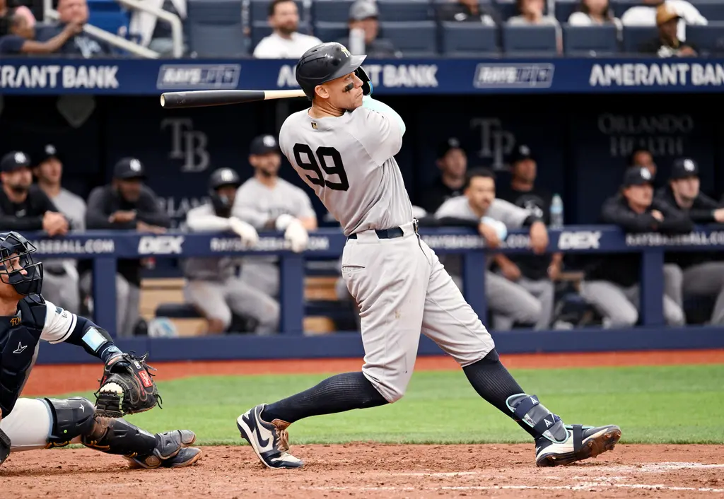 ▲紐約洋基今（13）日客場對上坦帕灣光芒，洋基開局就陷入落後，雖「法官」賈吉（Aaron Judge）在9局上敲出本季第4發全壘打，一度將落後縮小到僅剩1分差，但終場還是以4：5不敵光芒，系列賽慘遭橫掃。（圖／美聯社／達志影像）