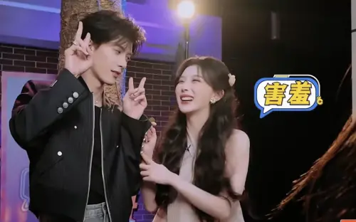 ▲孔雪兒（右）跳錯撒嬌。（圖／翻攝自YouTube 你好，星期六）