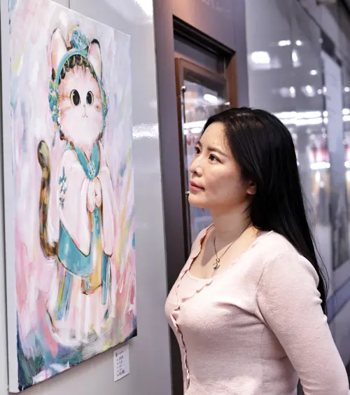 ▲這次展覽中，柯宛禎共展出十幅作品，其中有兩幅對她意義深刻。（圖／記者吳翊緁攝）