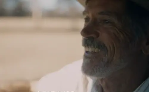 周杰倫〈鄉間的路〉昆凌叔叔入鏡！帥樣宛如模特　MV破3000萬點擊