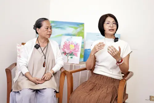 ▲星之光藝術空間團隊的核心人物：江薇玲老師（左）與蘇淑敏老師（右）。（圖／記者吳翊婕攝）