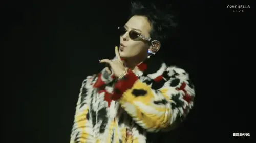 ▲GD今天以黑髮造型登場。（圖／翻攝自Coachella YT）