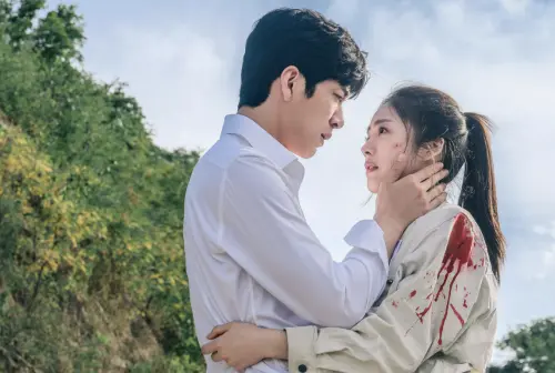 井柏然《鋼鐵森林》吻戲遭刪！只給看片尾劇照　劇迷氣：挑釁觀眾