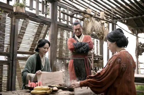 ▲《尋秦記PLUS+多元宇宙版》加入港劇版中讓粉絲念念不忘的心型牛排。（圖／華映娛樂提供）