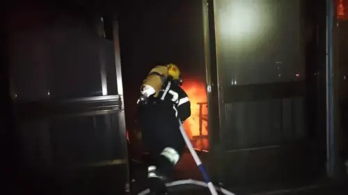 快訊／聽到爆炸聲！嘉義民宅火警疏散6人　38歲男雙手燒燙傷