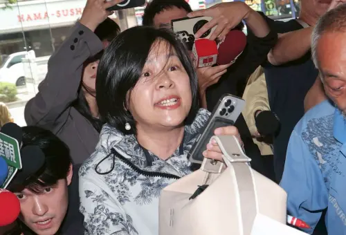 昔師承黃國昌喊「老師好厲害」　李貞秀被逼退不成要拿立委職換錢