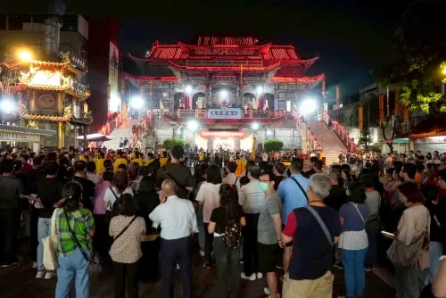 ▲高雄關帝廟香火鼎盛，周邊也有不少彩券行。（圖／高雄關帝廟）