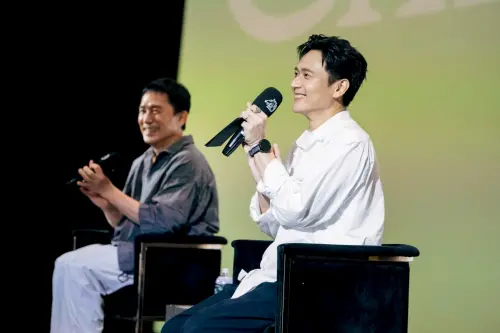 ▲劉冠廷（右）與梁朝偉（左）在金馬電影大師課上聊到許多關於演員表演、生活上的問題。（圖／金馬影展提供）