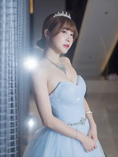 ▲孟潔（如圖）傳出在杜拜接受緋聞談有馮晨軒求婚，演藝圈已經不少人獻上祝福。（圖／翻攝自孟潔IG@menj215）