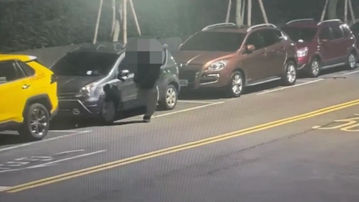 ▲ 狡猾嫌犯犯案後刻意變裝搭乘捷運，仍遭眼尖的休假員警一眼識破。（圖／警方提供）