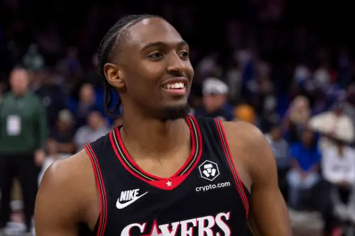 ▲泰瑞瑟·馬克西 (Tyrese Maxey)以極快的切入速度和精準的外線著稱。在喬爾·恩比德（Joel Embiid）缺陣或受傷期間，他成功扛起了球隊進攻的大旗，成為球隊實質的進攻引擎。（圖／美聯社／達志影像）