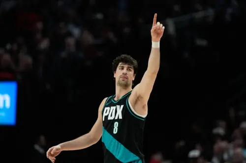 ▲拓荒者前鋒阿夫迪亞（Deni Avdija），他在本季繳出24.2分、6.9籃板、6.7助攻的全明星等級數據，讓這支球隊變得極難應付。（圖／美聯社／達志影像）