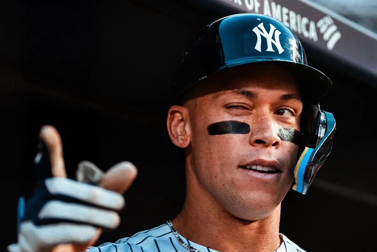 ▲紐約洋基球場今（14）日上演了一場足以載入大聯盟史冊的經典戰役。在洋基以11：10逆轉險勝天使隊的亂打戰中，兩隊當家巨星賈吉（Aaron Judge）與楚奧特（Mike Trout）雙雙完成單場「雙響砲」壯舉。（圖／取自紐約洋基 X）