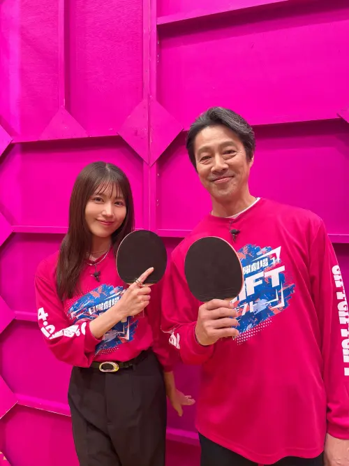 ▲實力派男星堤真一（右）主演的最新日劇《GIFT》，故事以輪椅橄欖球隊為舞台，有村架純則飾演雜誌記者霧山人香。（圖／X@【公式】TBS4月期日曜劇場『ＧＩＦＴ』⁖✦@gift_tbs）