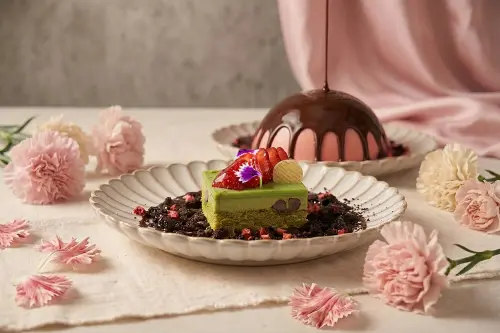 ▲敘日全日餐廳於母親節活動期間，除每位加贈蒜蓉蒸龍蝦乙份外，每桌再贈限定流心巧克力球甜點乙份。（圖／六福旅遊集團提供）