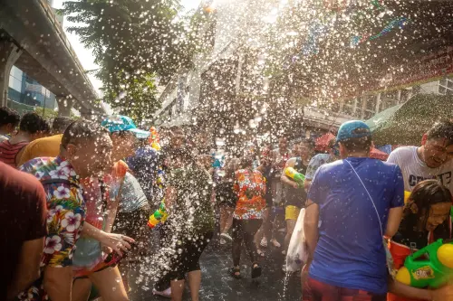 為何泰國潑水節車禍身亡人數總是爆增？交通單位給答案