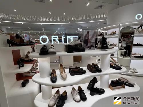 ▲透過橘白線條展現俐落簡約都會感空間的ORIN，提供一系列星宇航空員工優惠制鞋。(圖／記者金武鳳攝，2026.4.14)