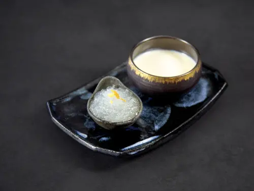 ▲飯後以「杏汁燉官燕」寵愛媽媽。（圖／海峽會提供）