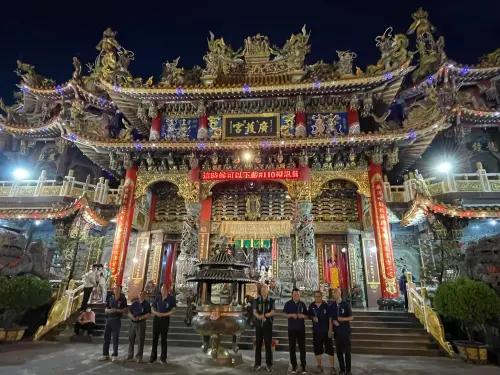 ▲鑫淼發彩券行就位於香火鼎盛的大灣廣護宮對面。（圖／大灣廣護宮臉書）