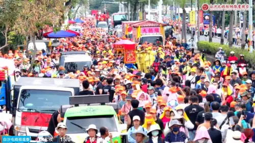 ▲白沙屯媽祖進香活動人數一年比一年多，但周邊亂象也跟著層出不窮，今年則被形容是46萬人素質照妖鏡。（圖／白沙屯拱天宮）