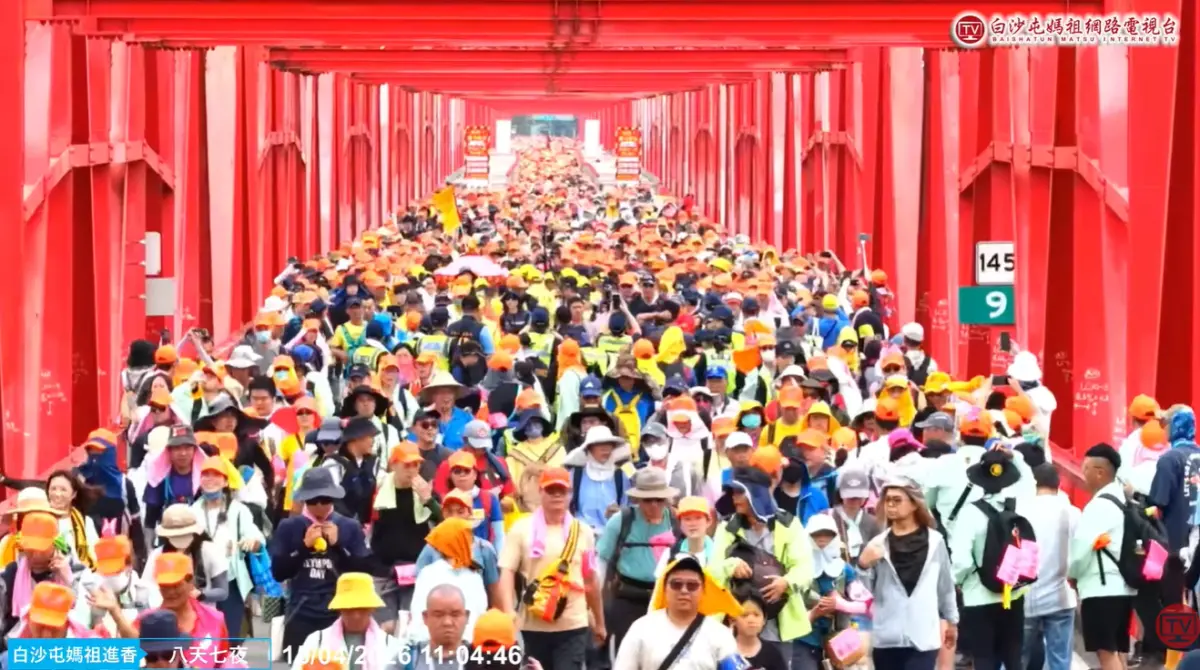 ▲今年白沙屯拱天宮媽祖進香報名人數突破46萬人，卻也引發秩序與素養爭議，一名已連續參與進香3年的香燈腳就感嘆進香環境變了，這兩年看到了很多人性的貪嗔欲。（圖／白沙屯拱天宮）