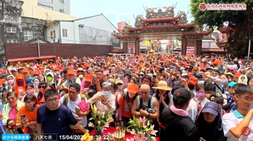 ▲白沙屯媽祖停駕西螺福興宮午休，現場擠滿信徒。（圖／白沙屯拱天宮）