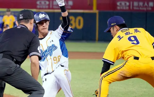 ▲陳晨威剛進入職棒時，是備受期待的內野新星。（圖／Lamigo桃猿提供）