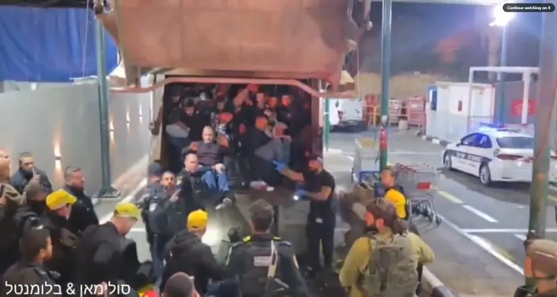 近70人躲垃圾車內!以色列抓巴勒斯坦偷渡客 汙水狂流太驚人