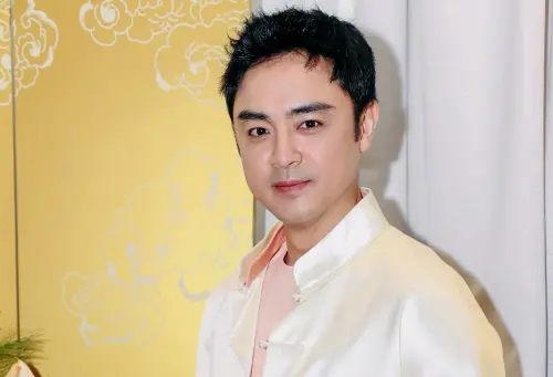 明道罕曬愛女正臉照！濃眉大眼遺傳父神基因　粉狂讚：好像洋娃娃