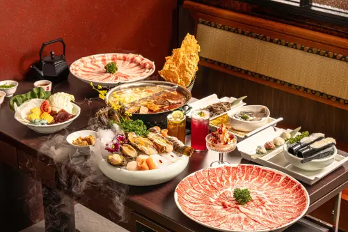 ▲鼎王麻辣鍋插旗信義區ATT 4 FUN百貨6樓，推出「全台百貨首店」，且菜單新增麻辣霜淇淋、調酒等。（圖／鼎王提供www.tripodking.com.tw）