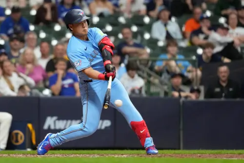 岡本和真關鍵安打一棒追平　藍鳥延長賽攻下三分　賞釀酒人六連敗