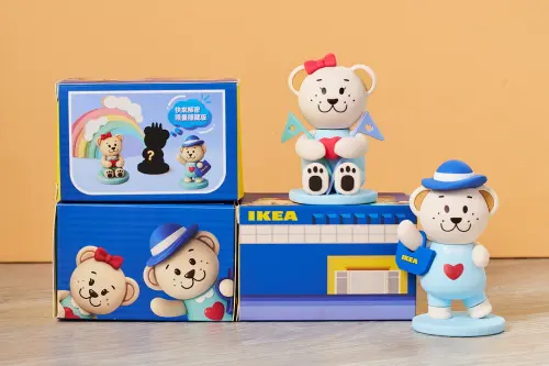▲IKEA歡慶20週年，首度推出「20週年紀念版小熊盲盒」，消費滿2488元即可獲得一個，款式隨機贈送。（圖／IKEA提供）