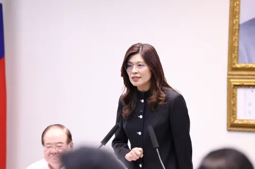 鄭麗文訪中返台盼朝野對話！穿中山裝喊話賴清德：我等你回來