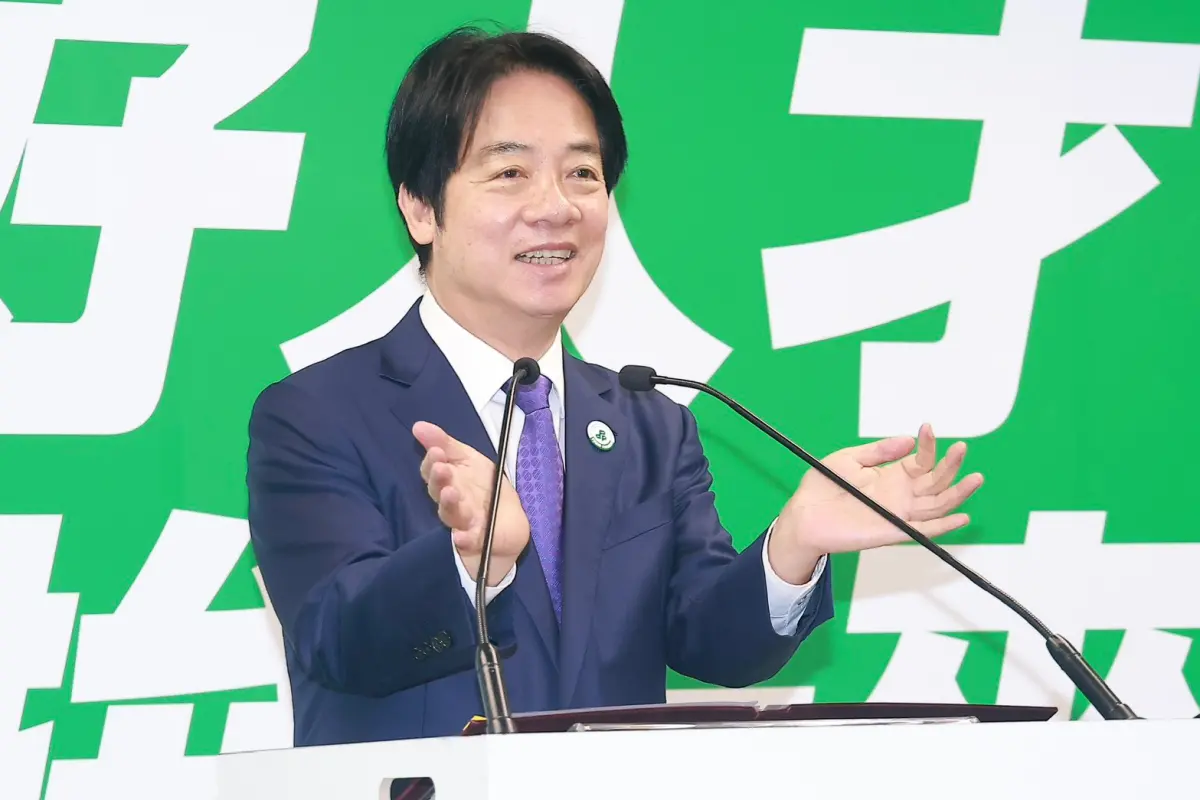 ▲賴清德突然被靜電嚇到。（圖／記者葉政勳攝，2026.04.15）