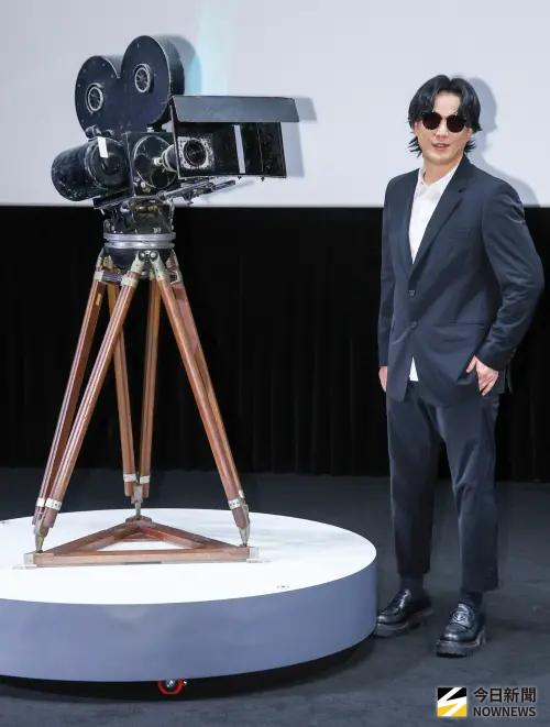 ▲蕭煌奇（如圖）受邀為台語片70週年創作單曲〈做陣來去看電影〉，拍MV時他也特別要拍左臉比較帥，雖然他自己看不見。（圖／記者趙文彬攝影）