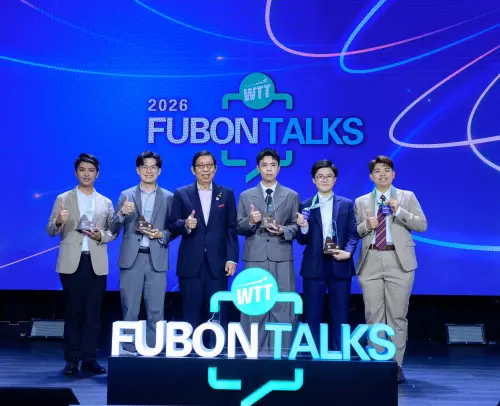 ▲2026 FUBON Talks富邦演說秀，由富邦金控董事長蔡明興授獎予個人組獲獎同仁。（圖／富邦提供）