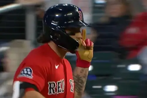 紅襪杜蘭怒向觀眾「比中指」！球迷惡劣一句話攻擊　讓他情緒失控