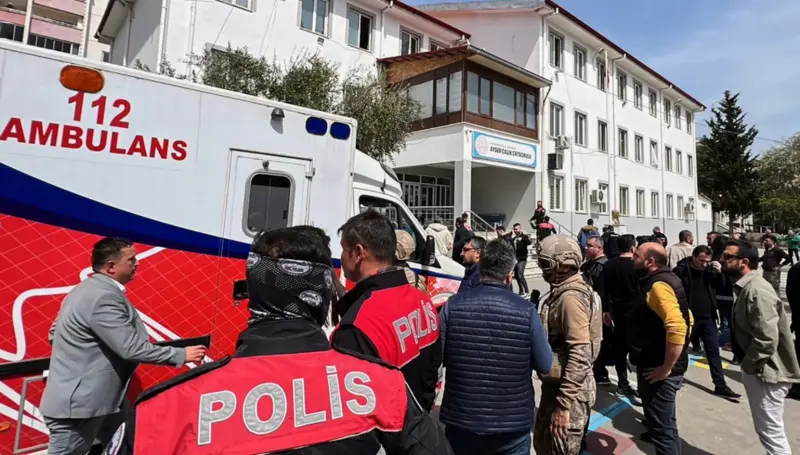 ▲土耳其卡赫拉曼馬拉什省15日發生校園槍擊案，14歲槍手造成包含他自己在內，至少9人死亡、多人受傷。（圖／美聯社／達志影像）