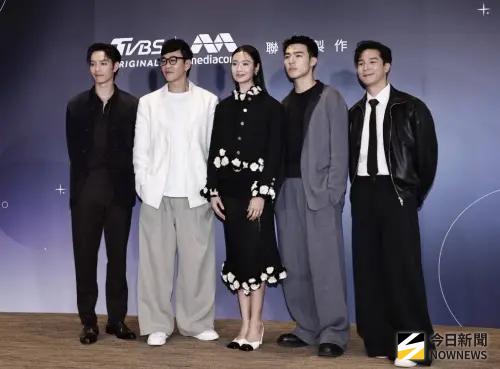 ▲《對你心動的預言》由何潤東（左2）執導，主演包含曹佑寧（左1）。（圖／記者吳翊緁攝）
