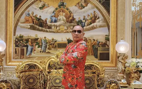 ▲胡漢龑（如圖）4個太太都住在一起，表示作為男人就是要負責。（圖／翻攝自啟德機械起重工程-股公司臉書）